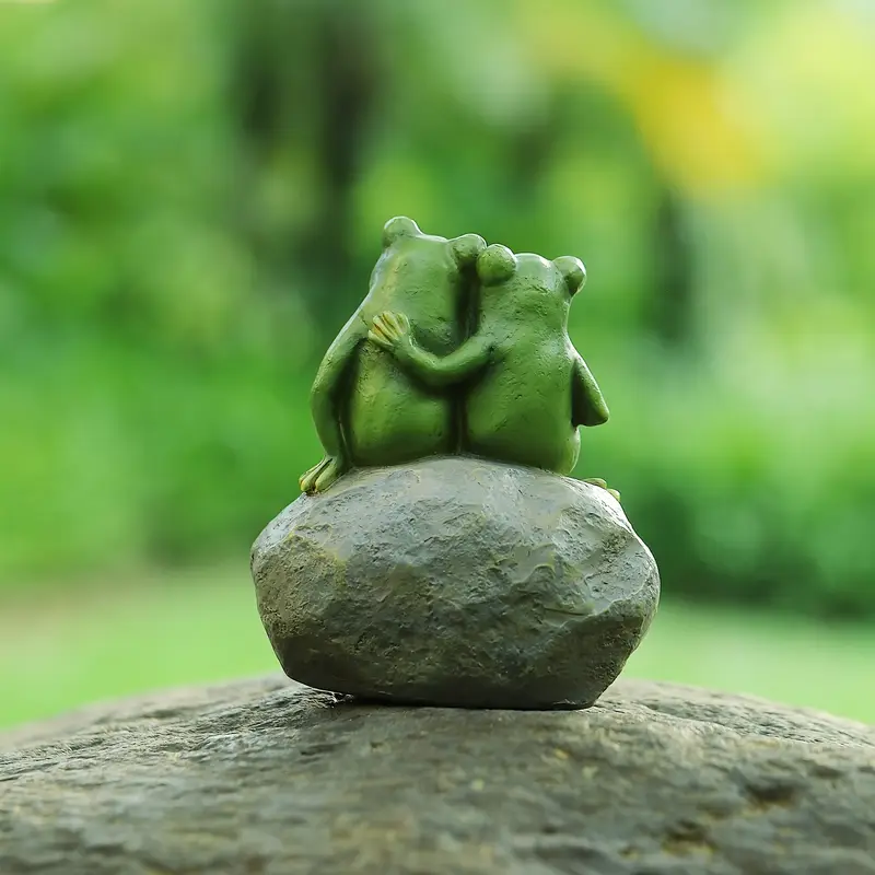 Casal de sapos em miniatura